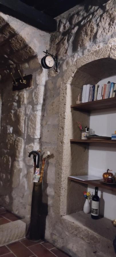 La Chascona Di Farnese Casa Di Tufo Nel Borgo 아파트 외부 사진